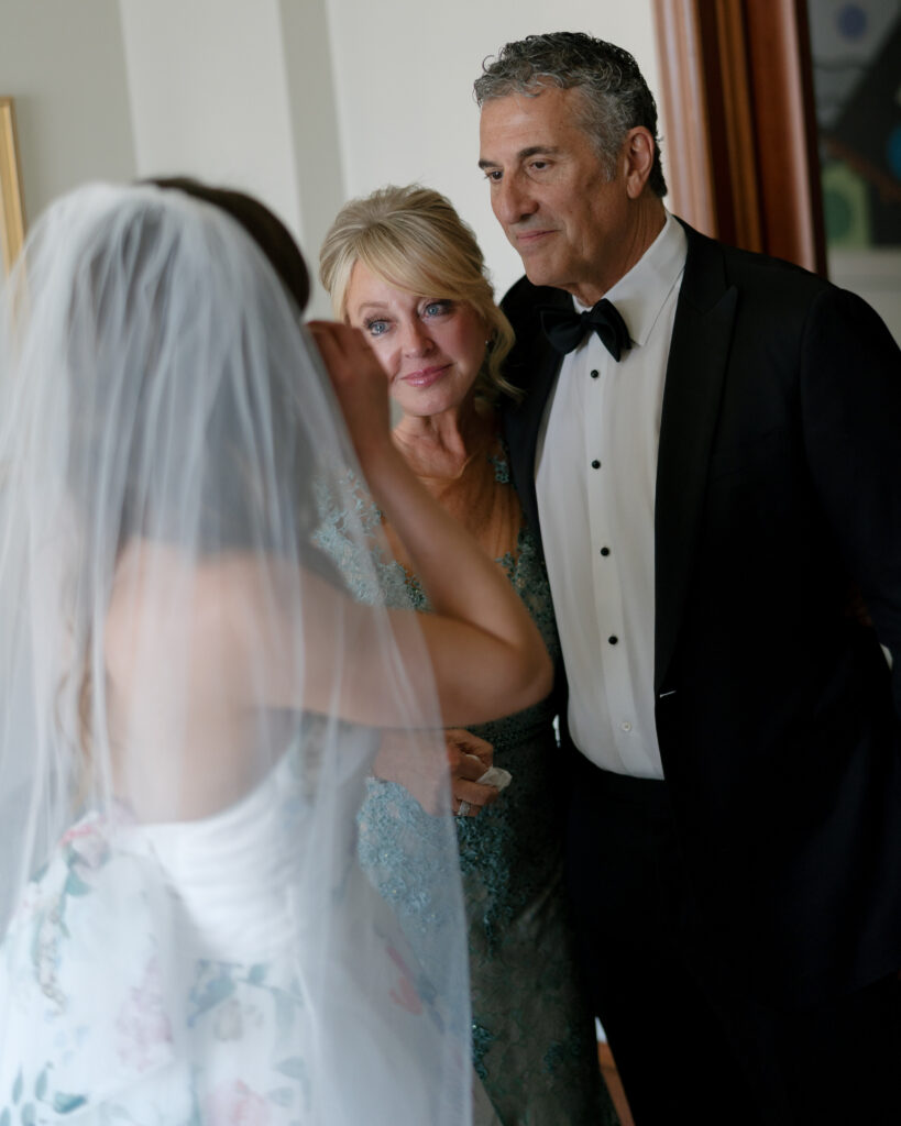 Authentic wedding photography 